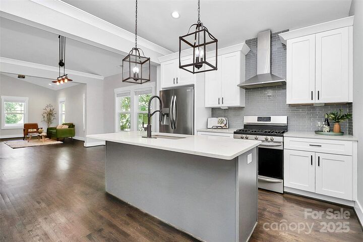 323 Keswick Avenue  Charlotte NC 28206 photo