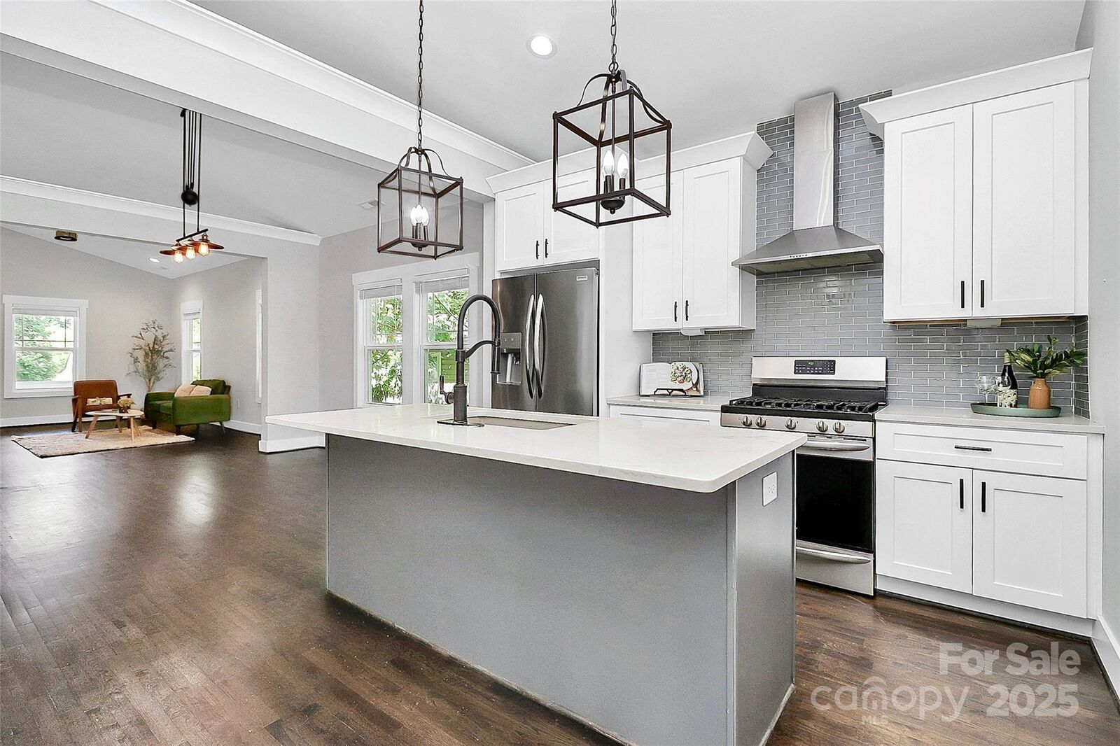 Property Photo:  323 Keswick Avenue  NC 28206 