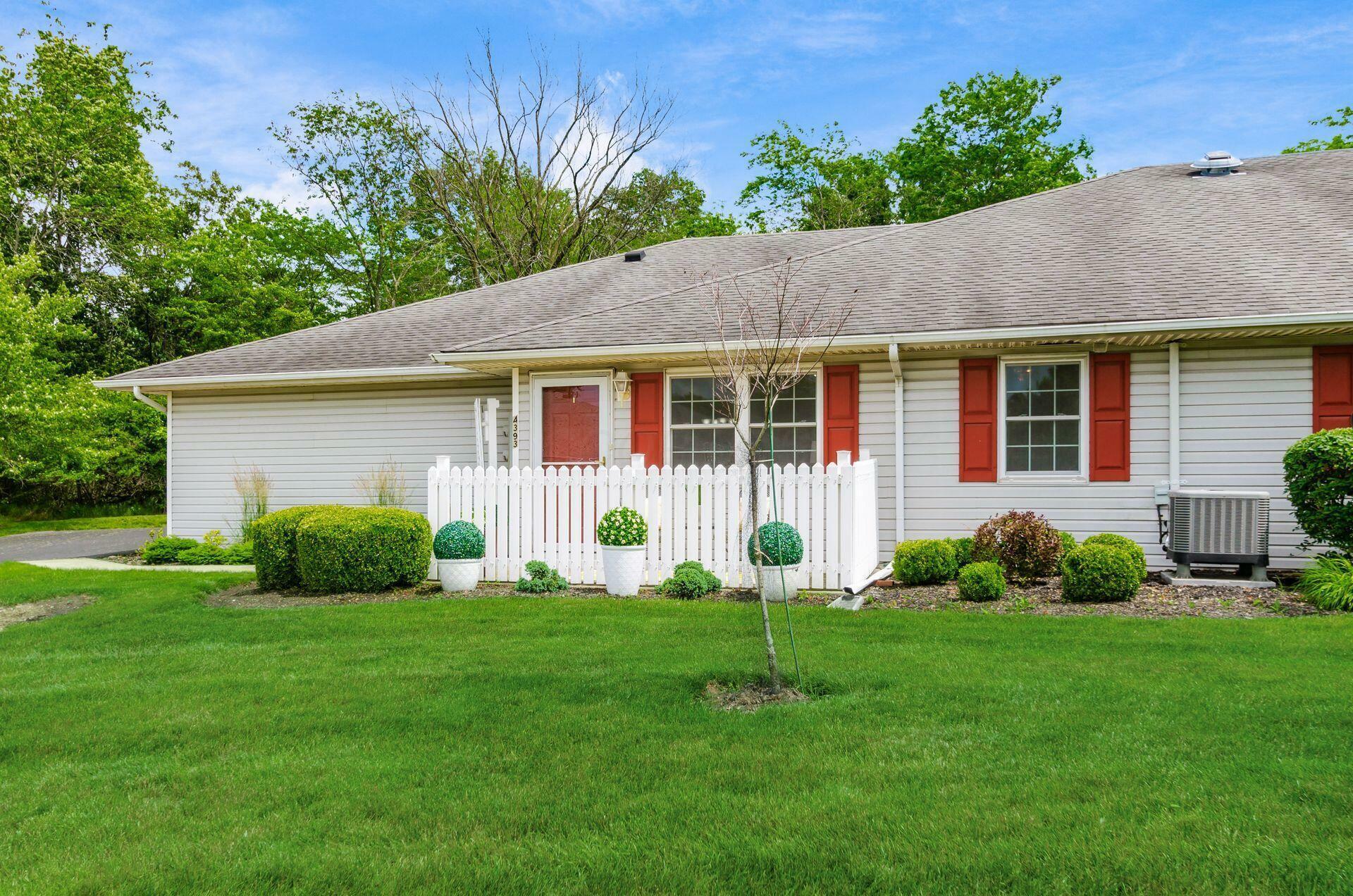 Property Photo: 4393 Hammerton Drive OH 43228