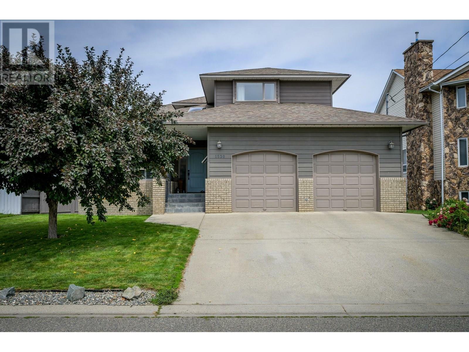 Property Photo: 1530 Hartford Avenue BC V2B 8J1