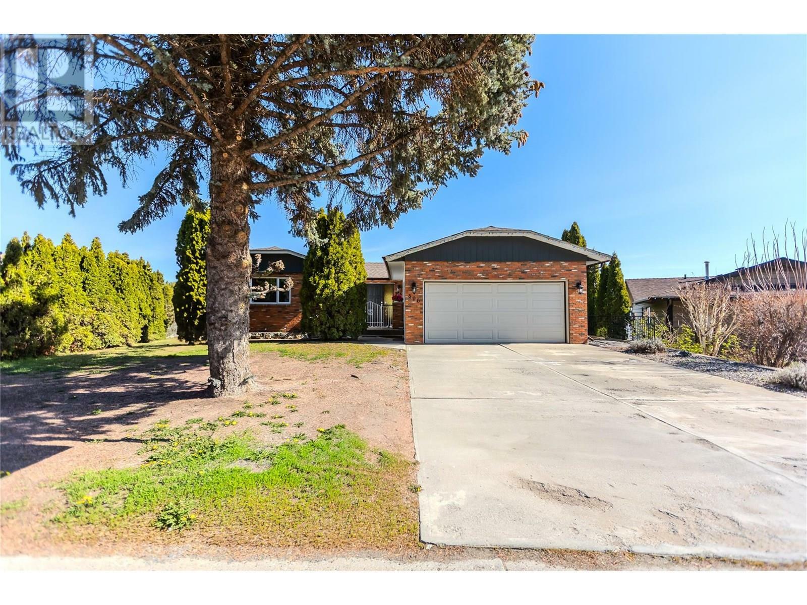 Property Photo:  396 Gleneagles Drive  BC V2E 1Z4 