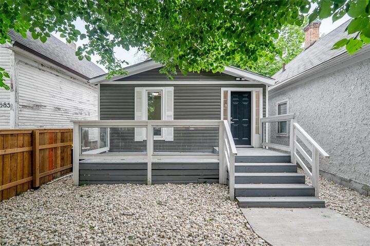 683 Stella Avenue  Winnipeg MB R2V 2W8 photo