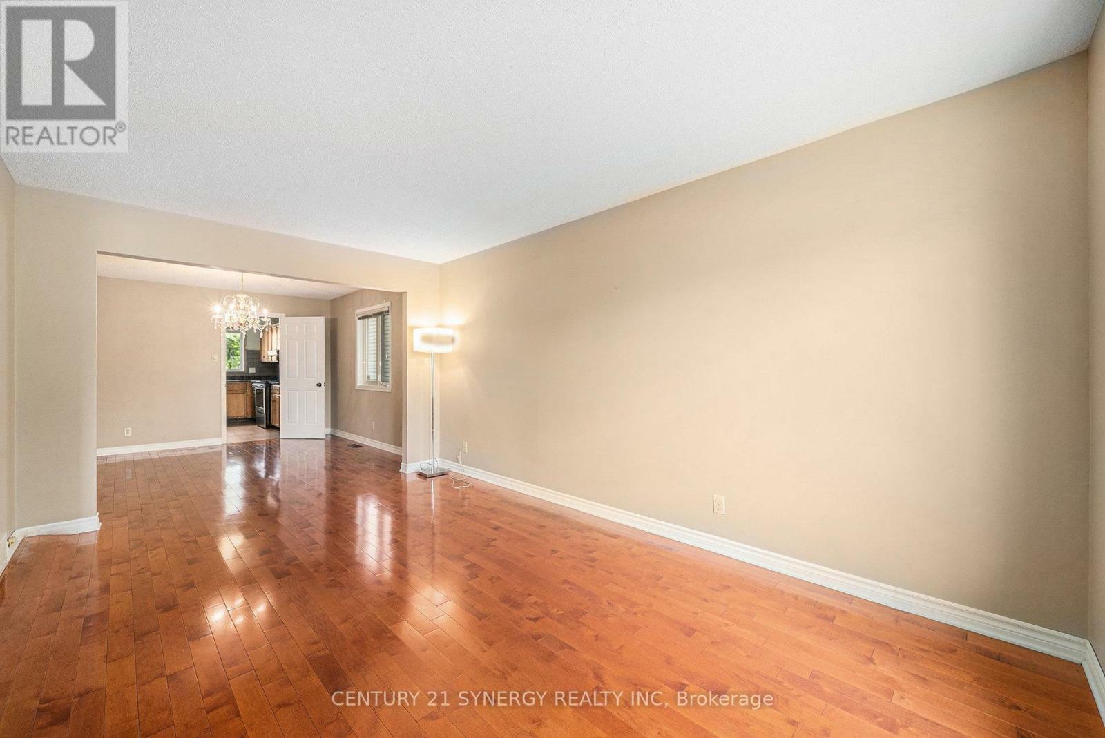 Photo de la propriété: 92 Nestow Drive ON K2G 4L8
