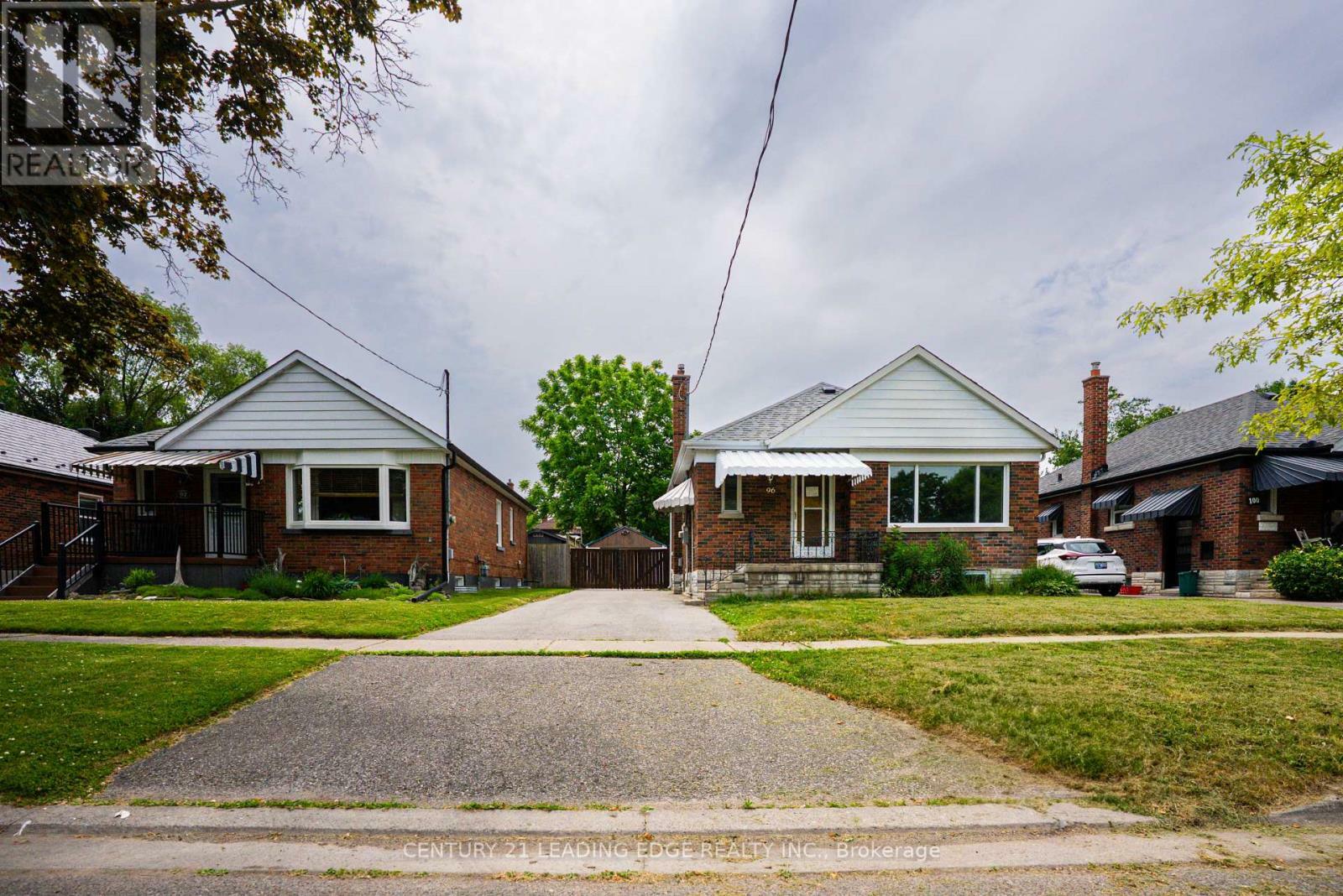 Property Photo: 96 Oakes Avenue ON L1G 6C6
