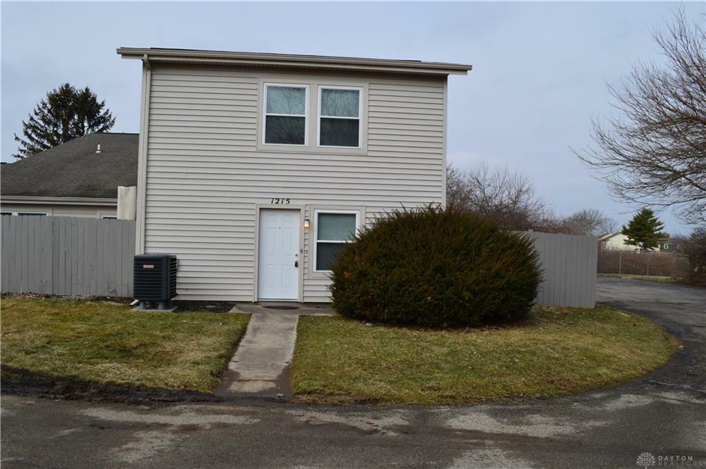 Property Photo: 1215 Robbins Run Court OH 45458