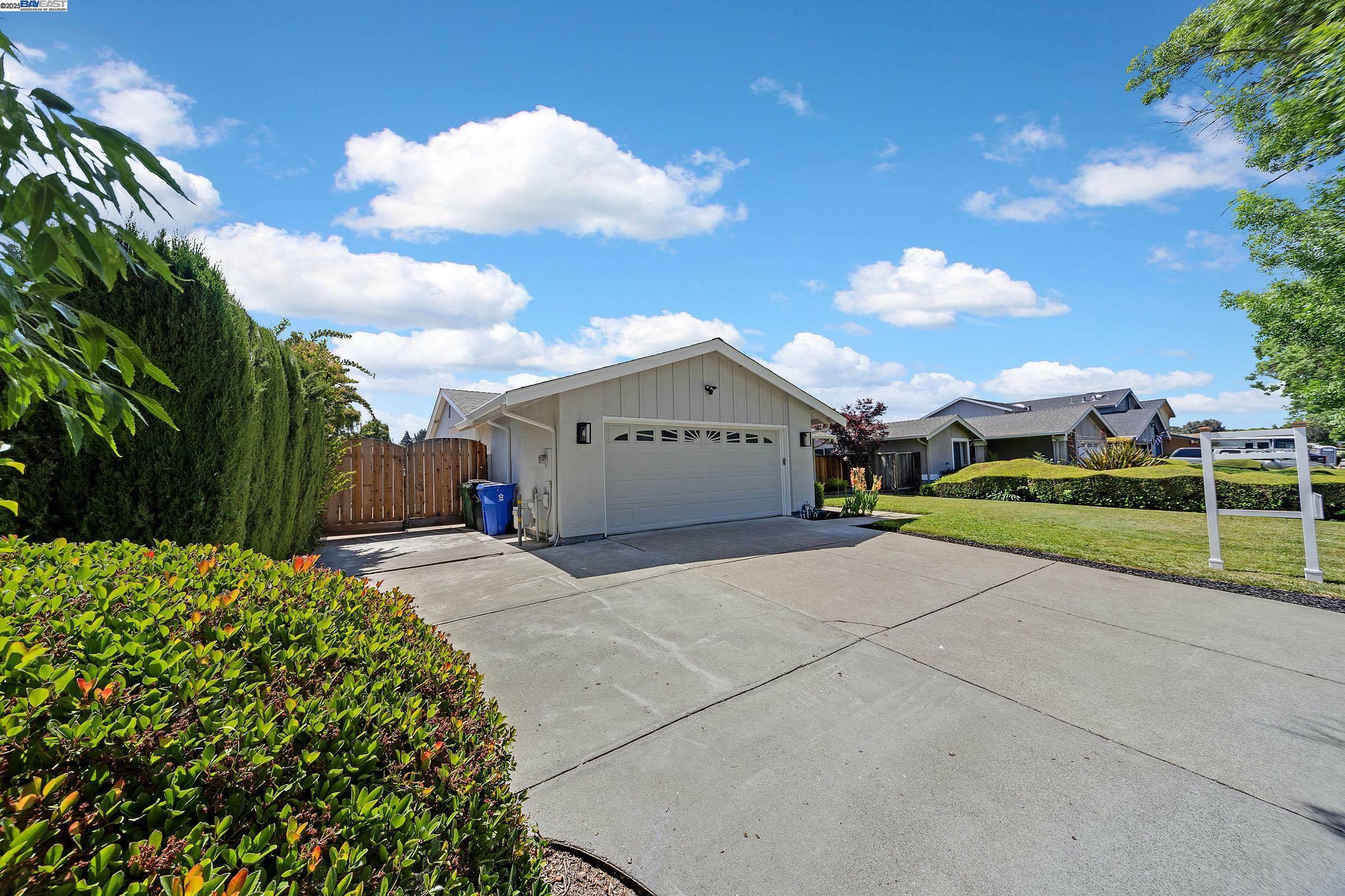 Property Photo:  3136 Trafalgar Rd  CA 94555 