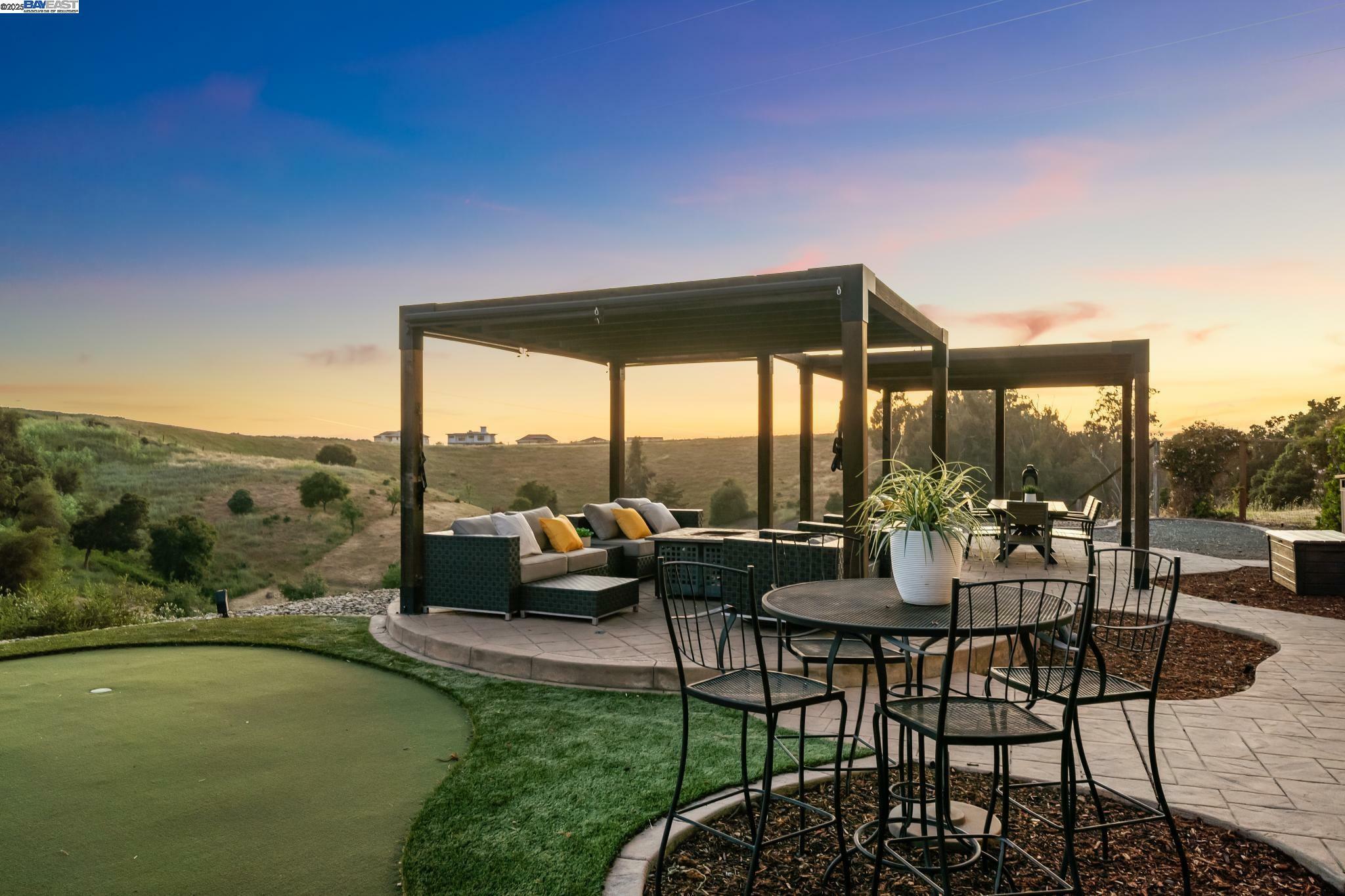 Property Photo: 3879 Blackstone Ct CA 94542