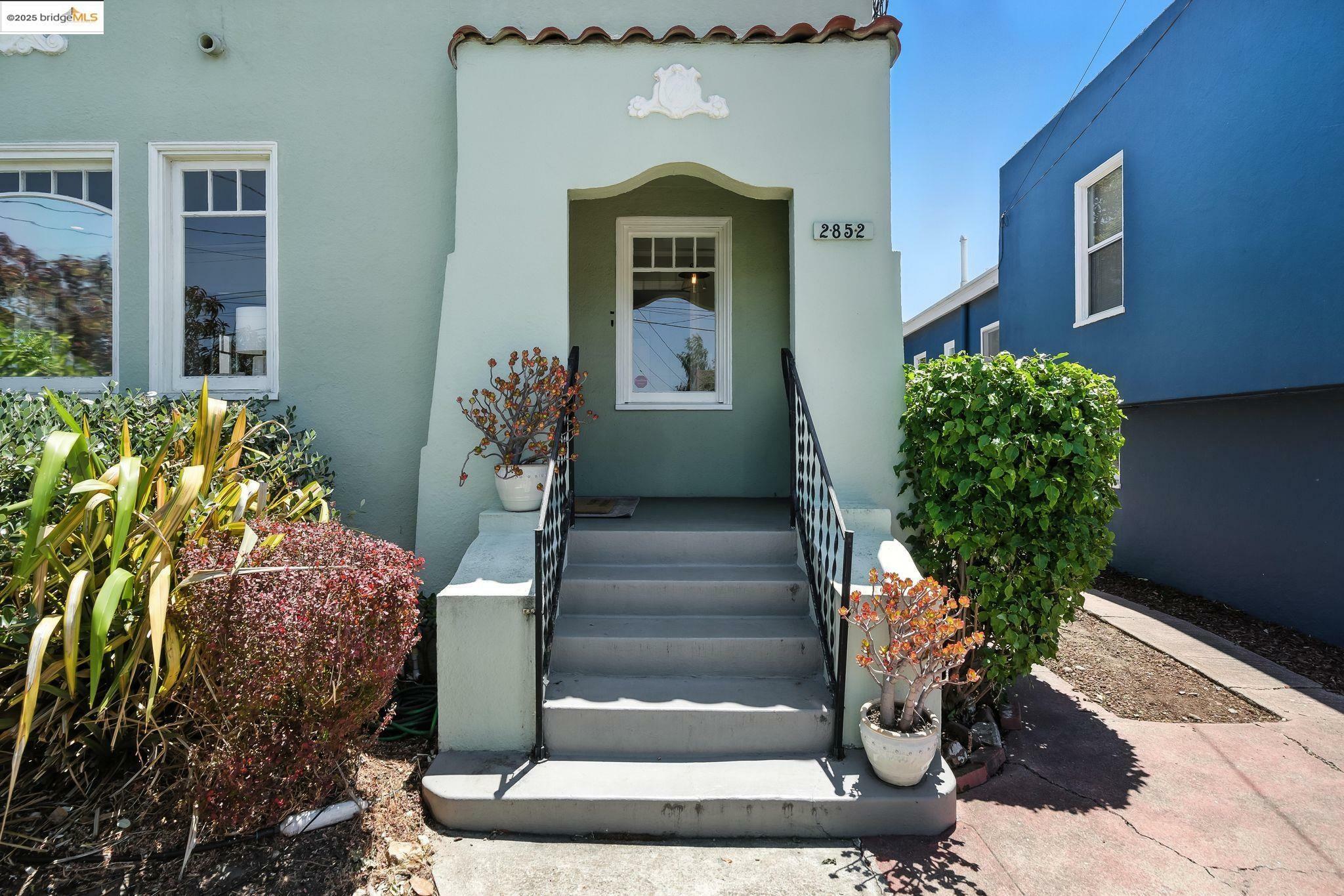 Property Photo: 2852 60th Ave CA 94605