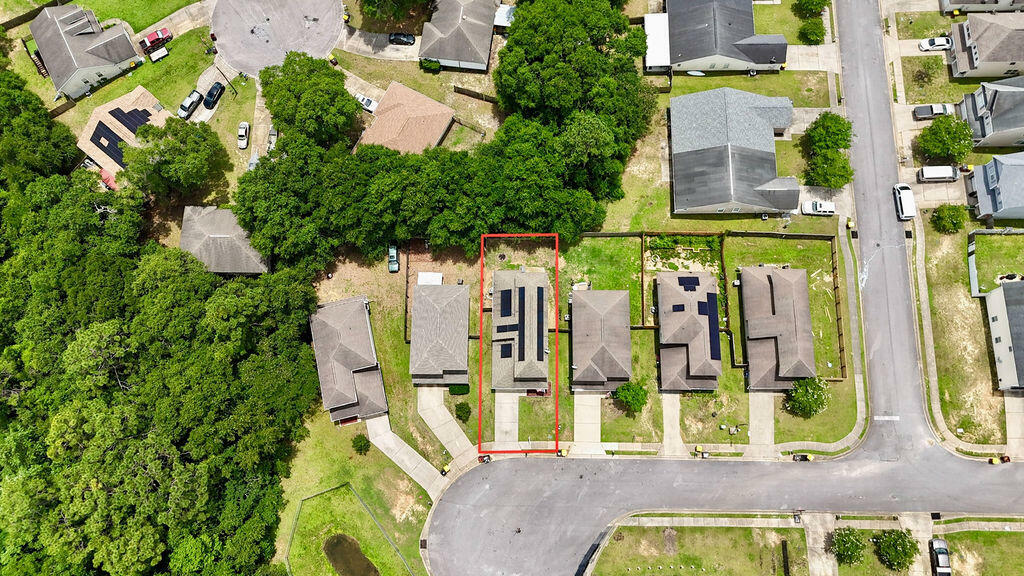 Property Photo: 289 Dahlquist Drive FL 32539