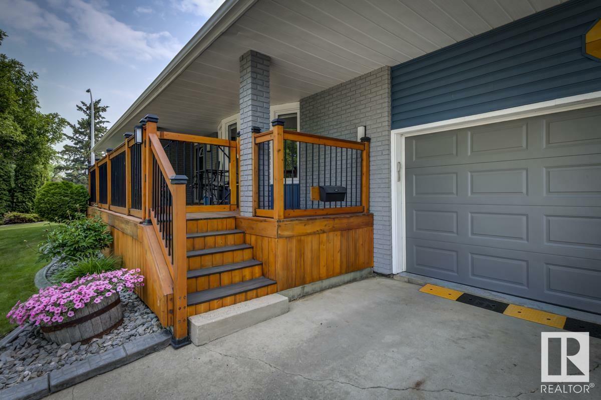 Photo de la propriété: 8329 99 Avenue AB T8L 3E4