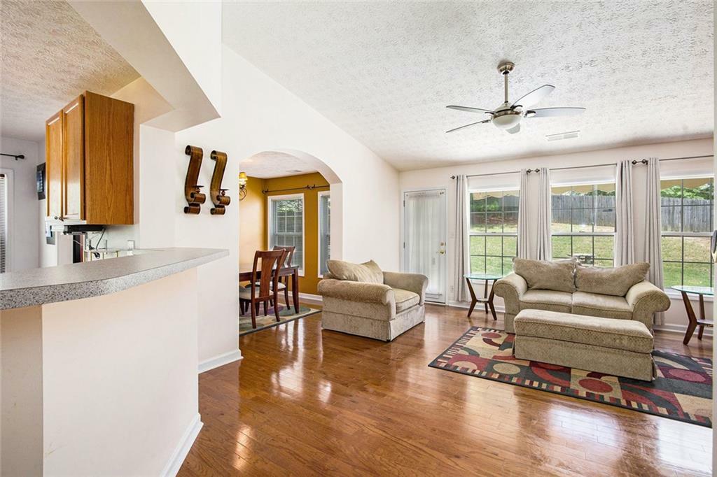 Property Photo: 7057 Silver Bend Ovrlk GA 30168