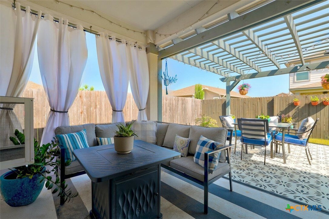 Property Photo: 401 Thunder Valley Trail TX 78626
