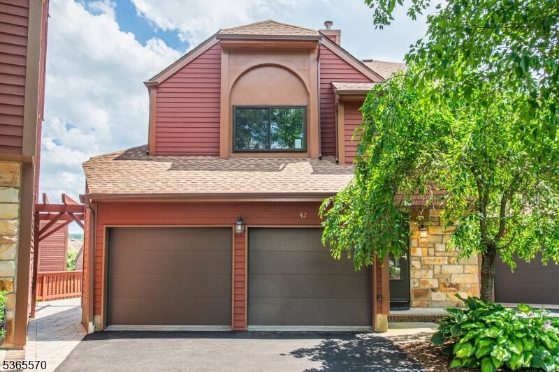 Property Photo:  42 Hickory Hill Ct  NJ 07866 