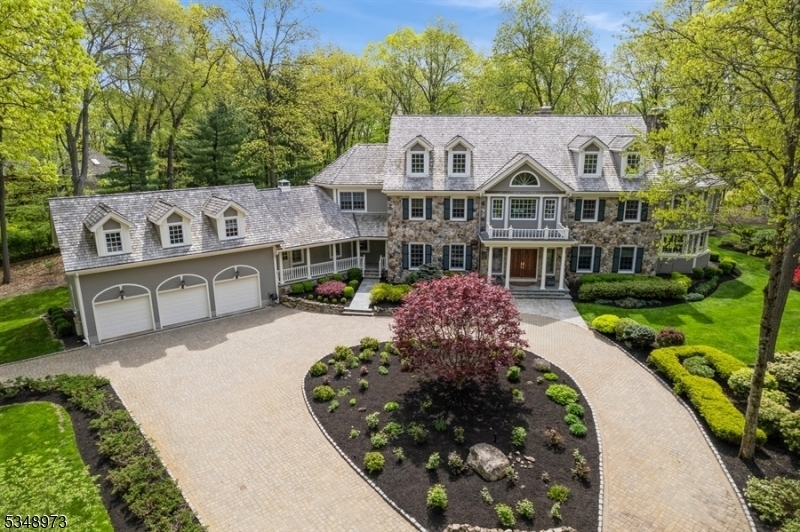 Property Photo:  2 Queens Ct  NJ 07960 