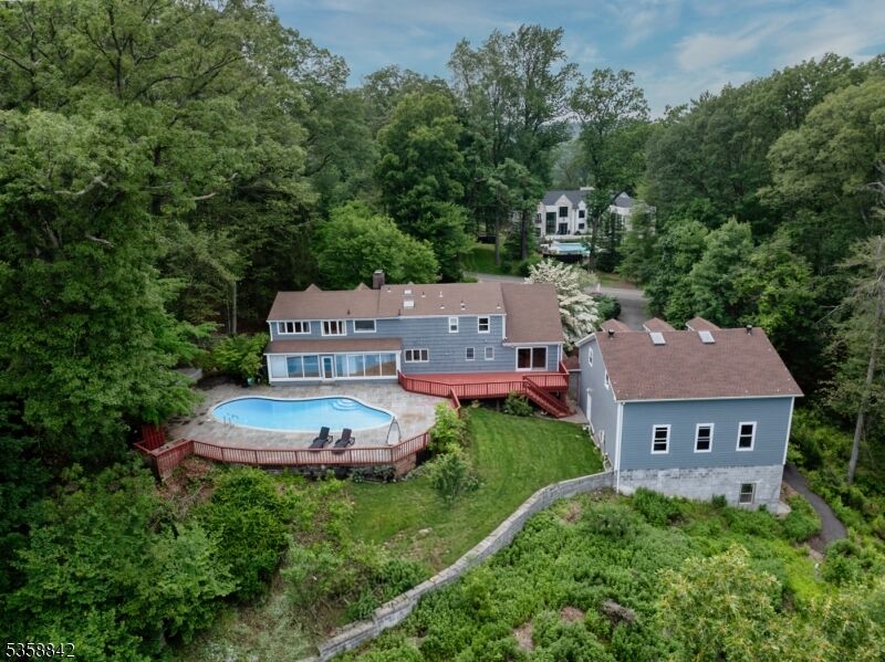 Property Photo:  180 Roundtop Rd  NJ 07924 