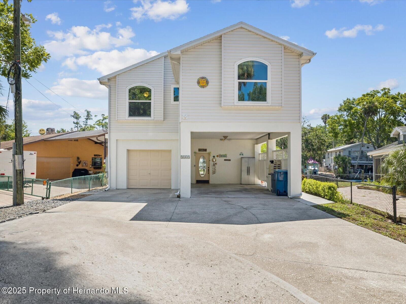 Property Photo:  5325 Tuscawilla Court  FL 34607 