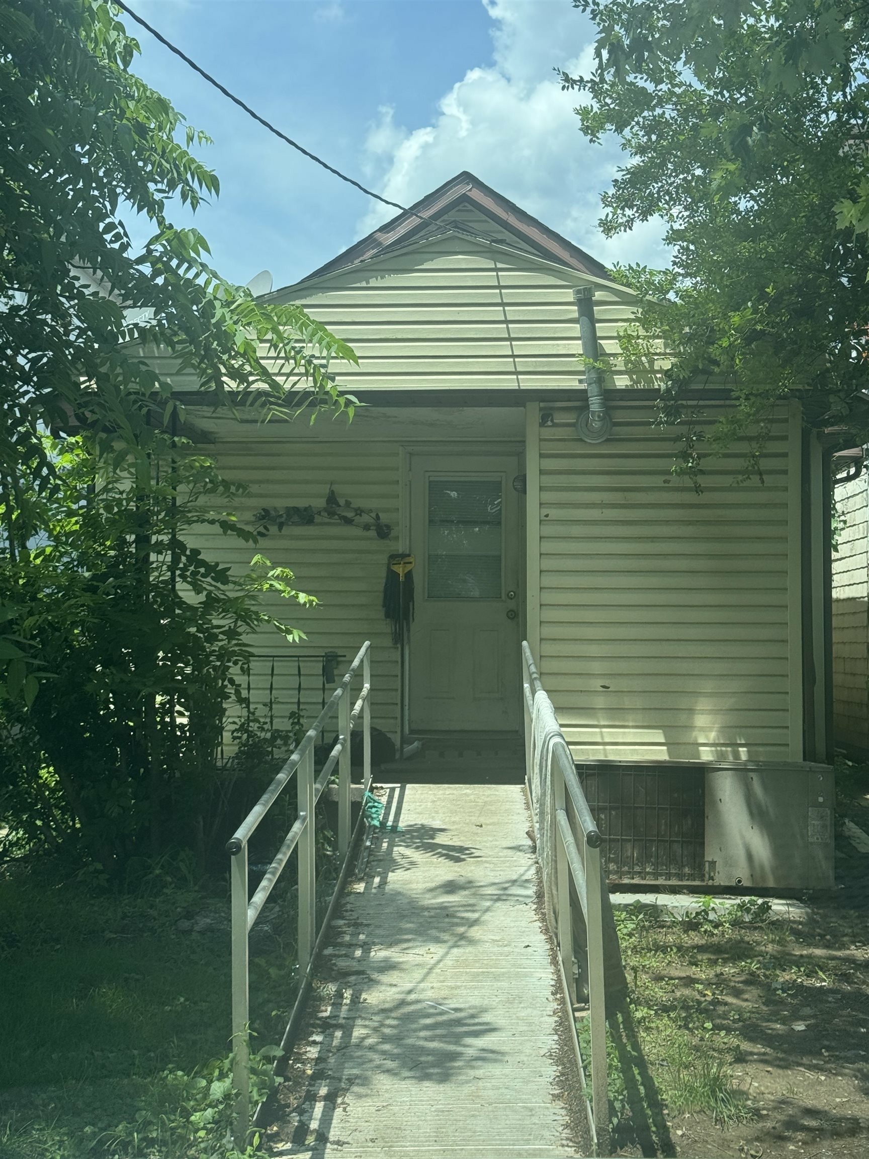 Property Photo:  229 Adams Avenue  WV 25701 