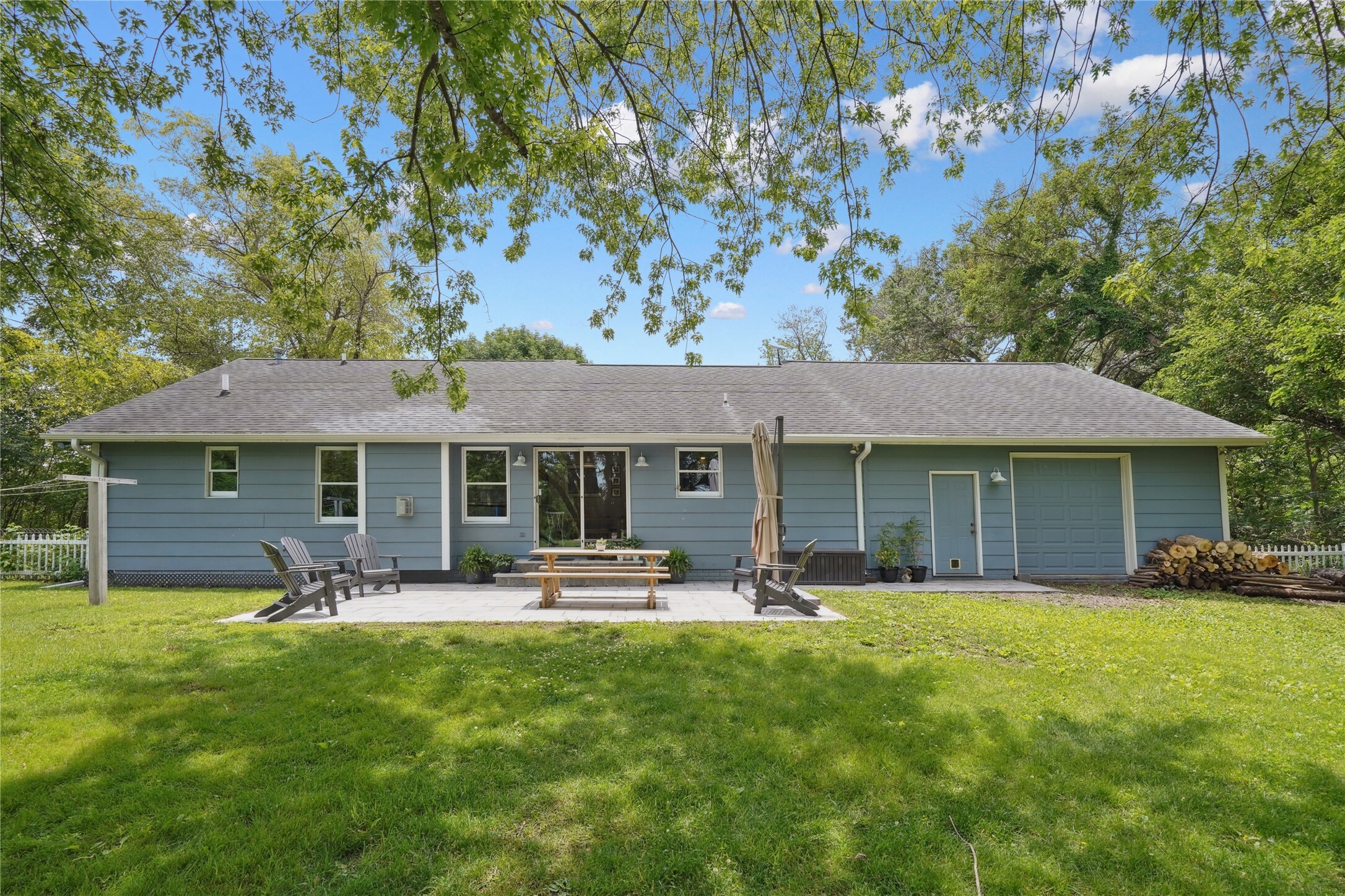 Property Photo: 1990 NE 76th Place IA 50021