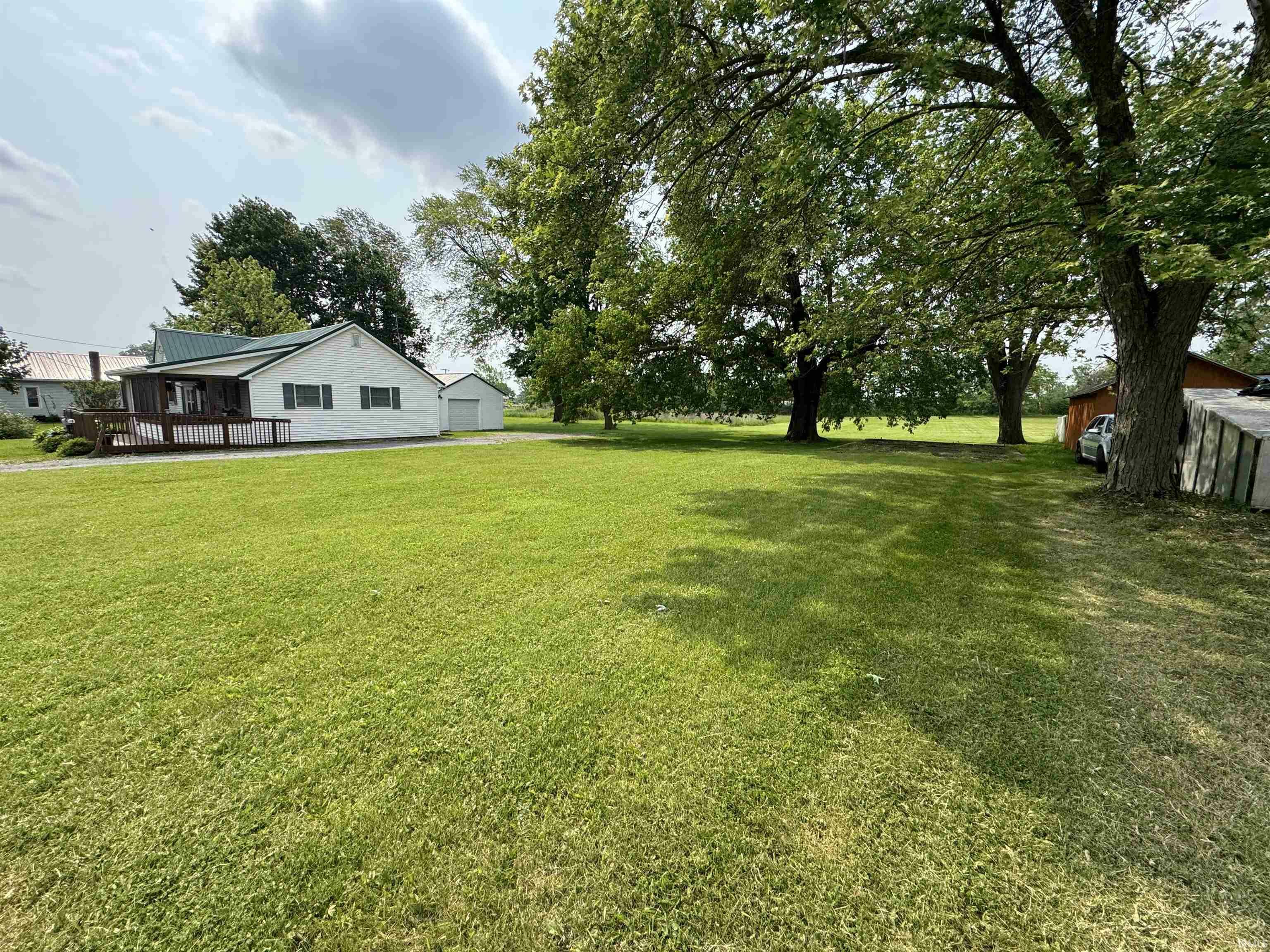 Property Photo: 618 E Main Street IN 46721