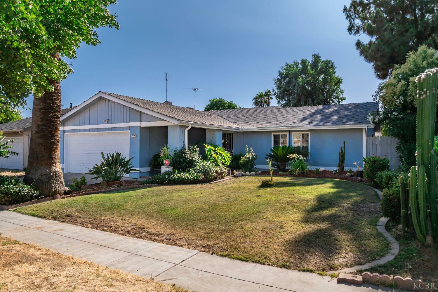 Property Photo: 2234 S Winery Avenue CA 93725