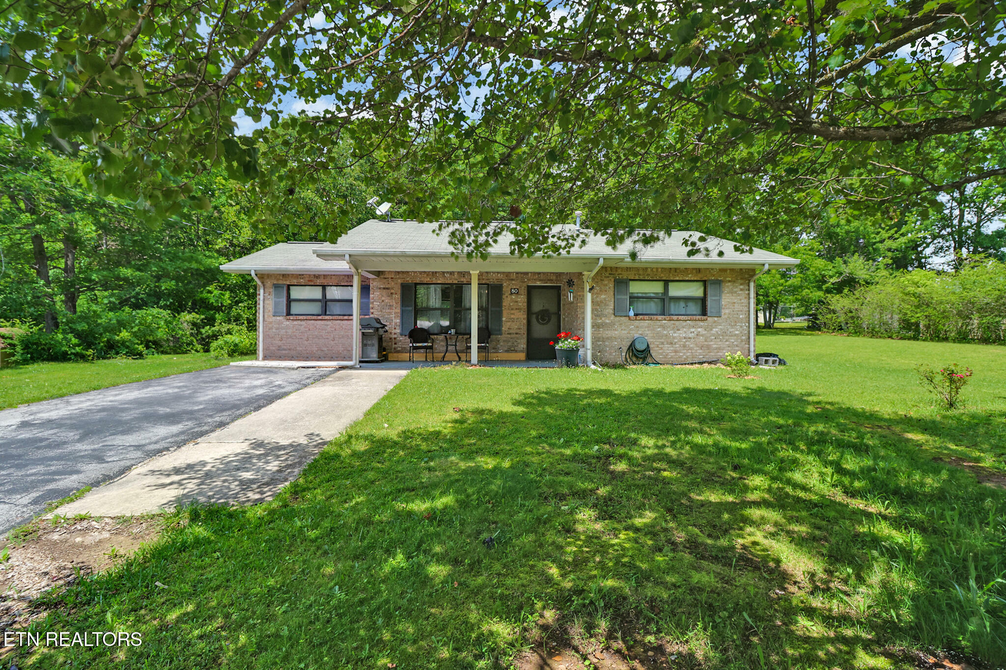 Property Photo: 80 Netherton Court TN 38555