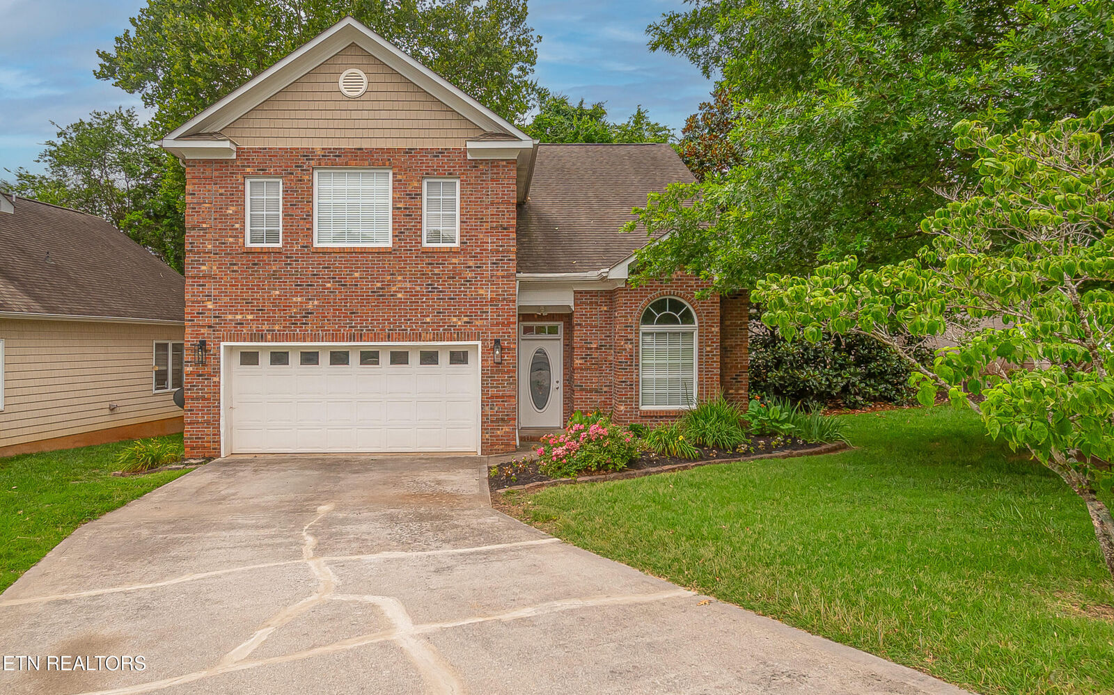 Property Photo: 933 Gothic Manor Way TN 37923