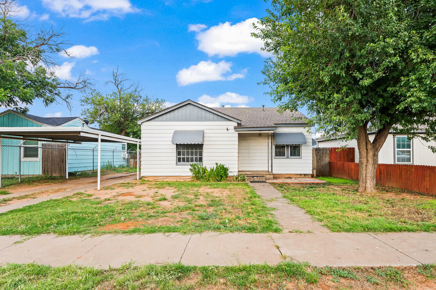 Property Photo: 111 Avenue U TX 79415