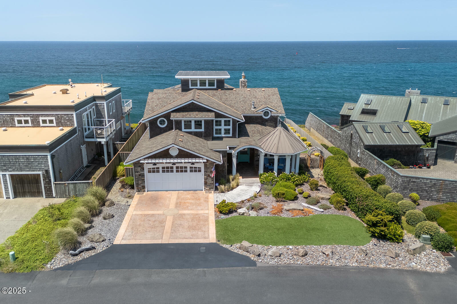 Property Photo: 525 SW Point Ave OR 97341