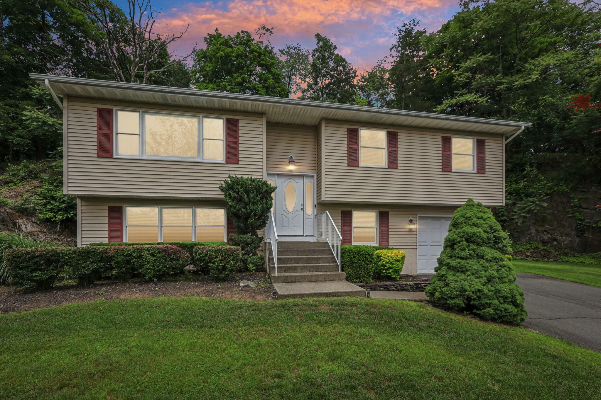 Property Photo: 3 Hoyt Court NY 10980