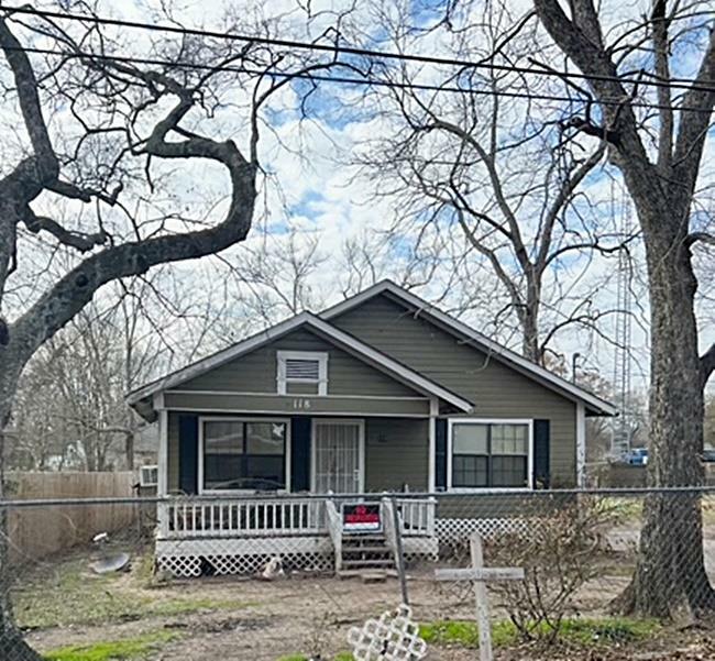 Property Photo: 118 Jones Street TX 75901