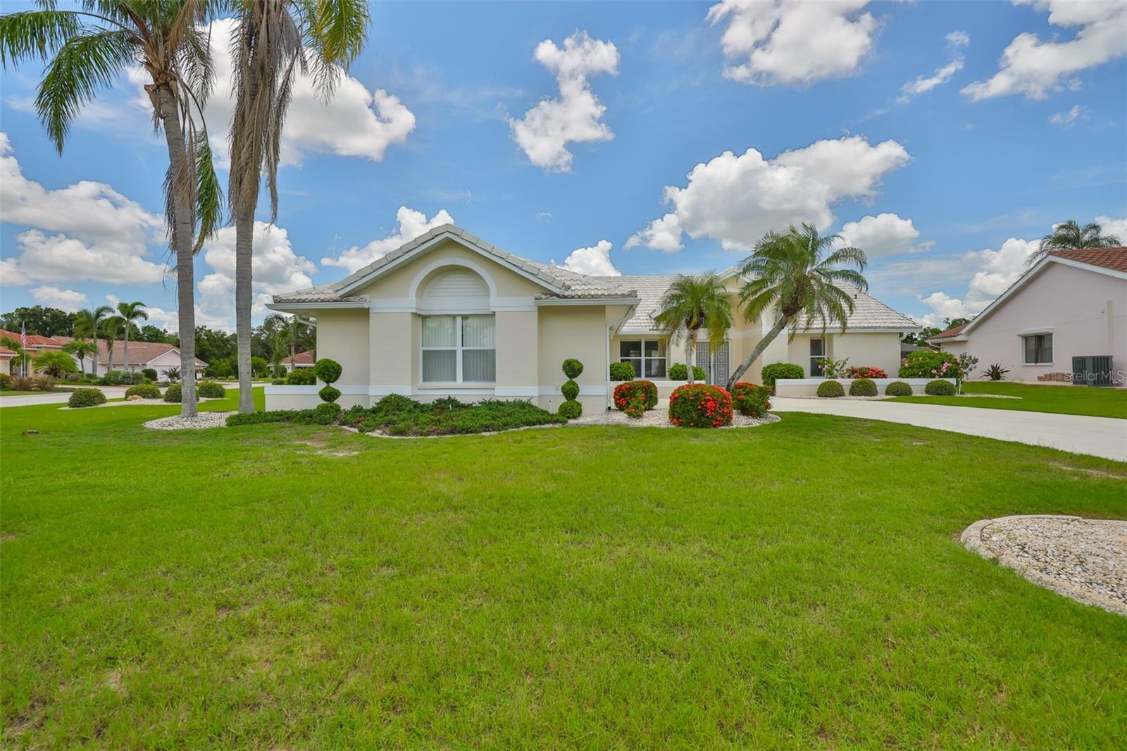 Property Photo:  602 Deep Lake Lane  FL 33573 