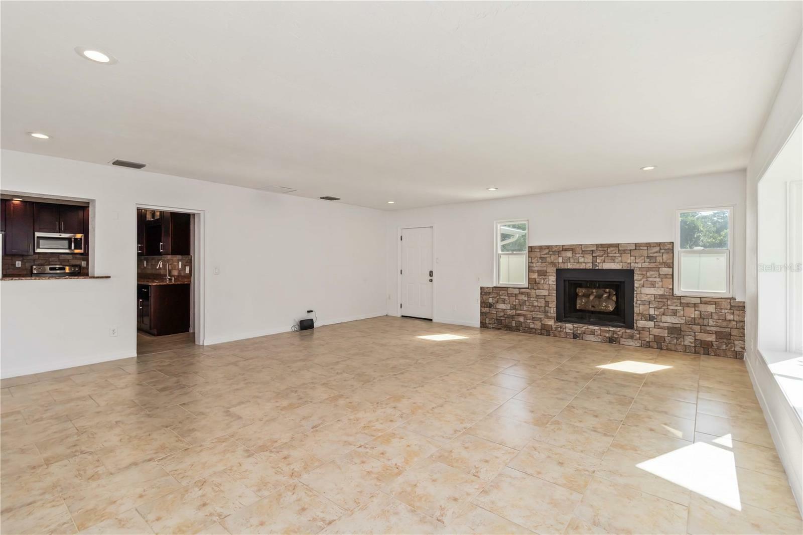 Property Photo: 5200 Malaga Avenue FL 34235