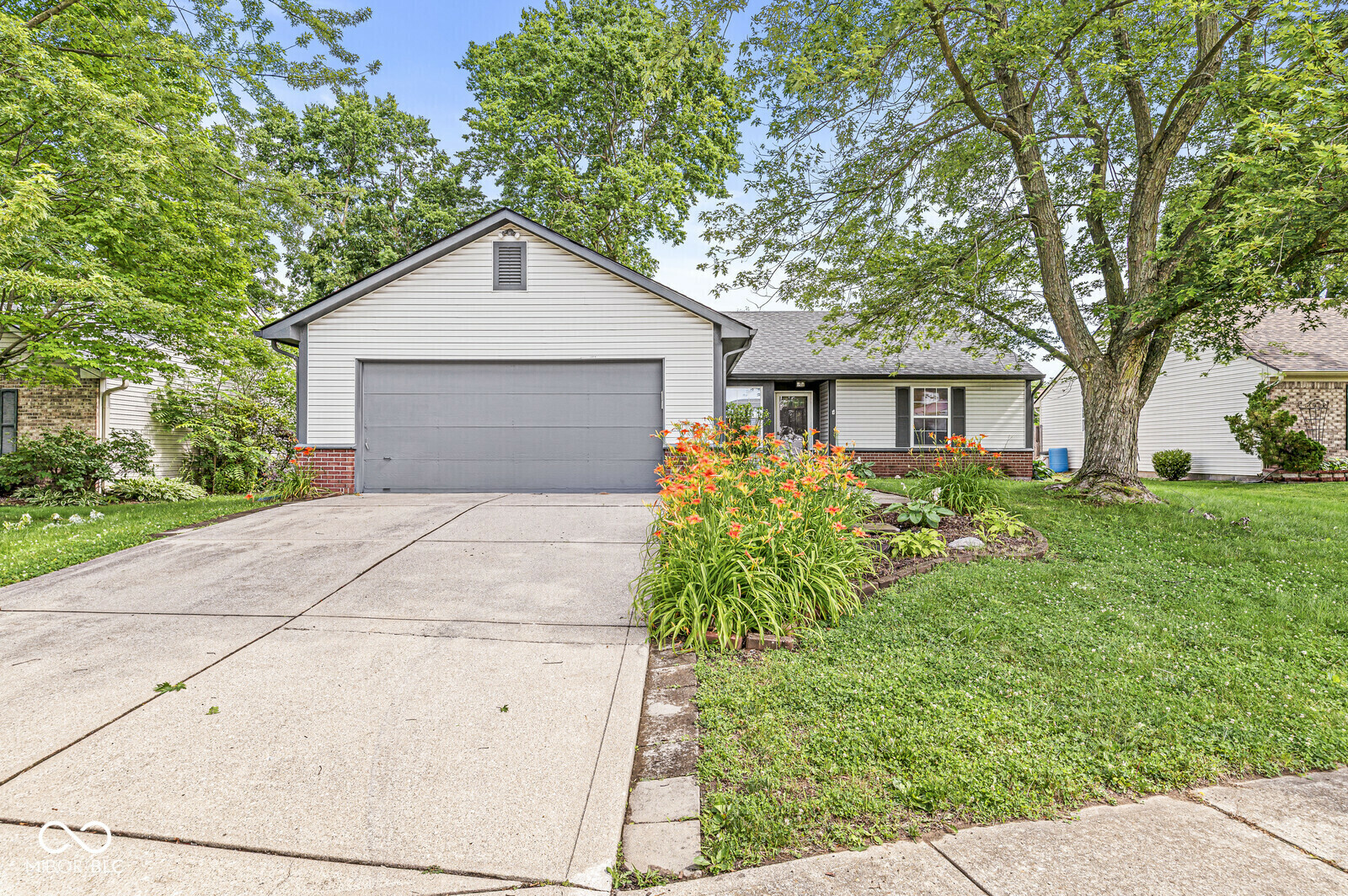 Property Photo:  1540 Brook Pointe Drive  IN 46234 