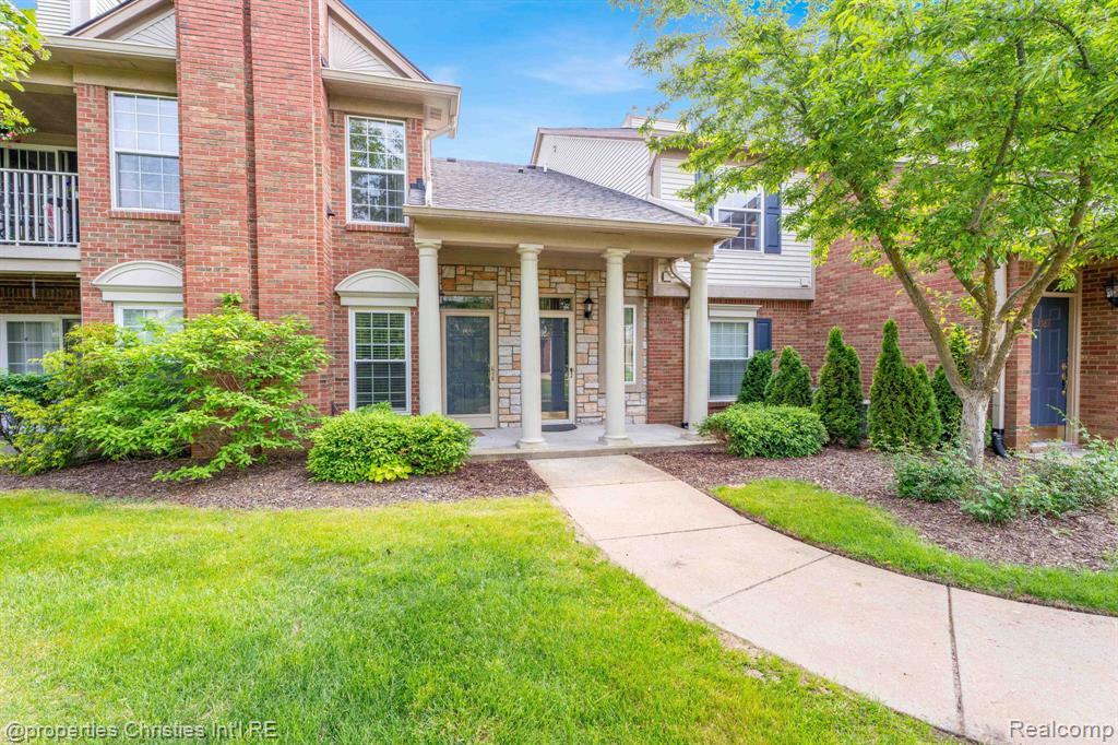 Property Photo: 3581 Oakmonte Boulevard 60 MI 48306 4790