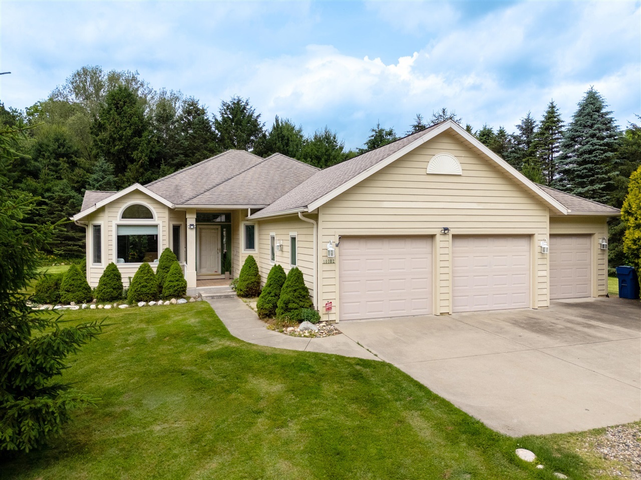 Property Photo: 10102 S 2nd Street MI 49087