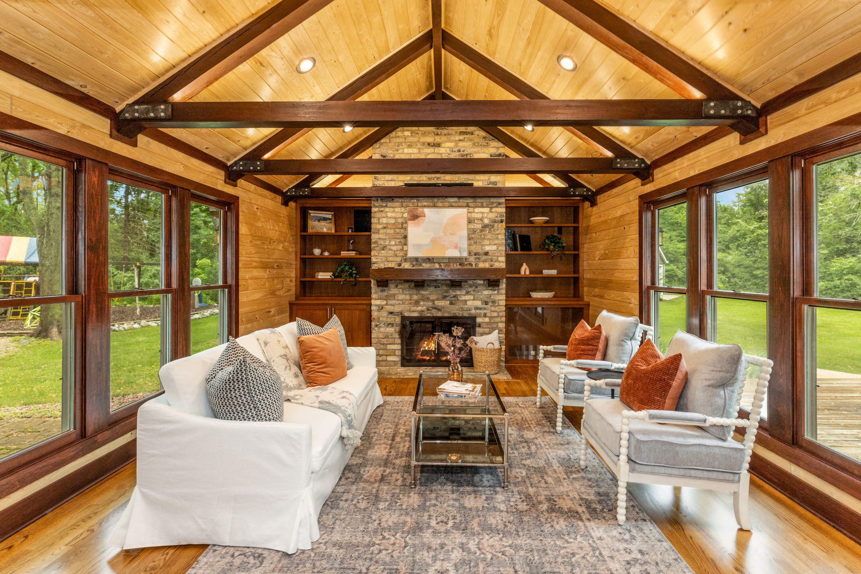 Property Photo: 9837 N Auburn Ct WI 53092