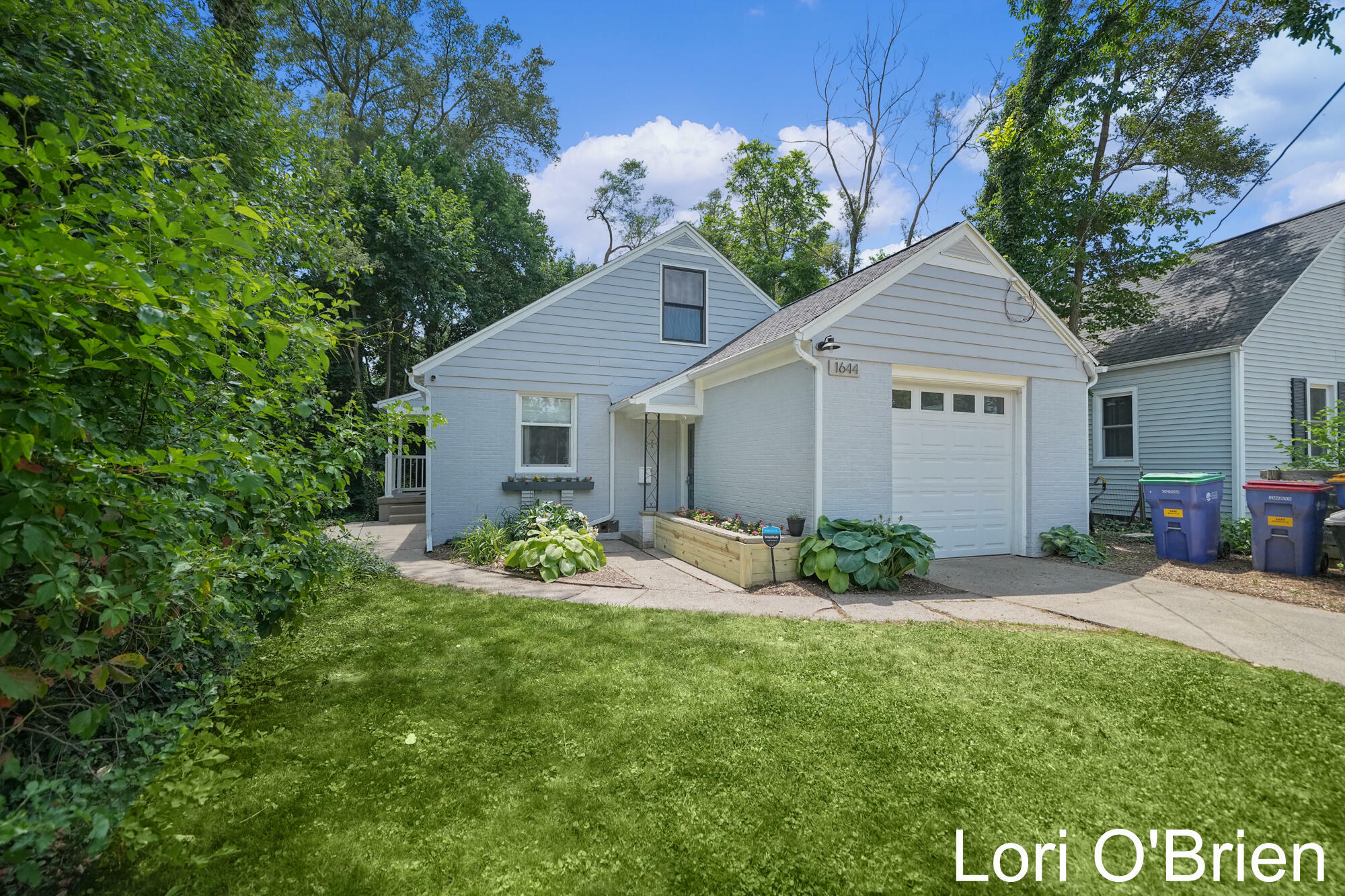 1644 Boston Street SE  Grand Rapids MI 49506 photo