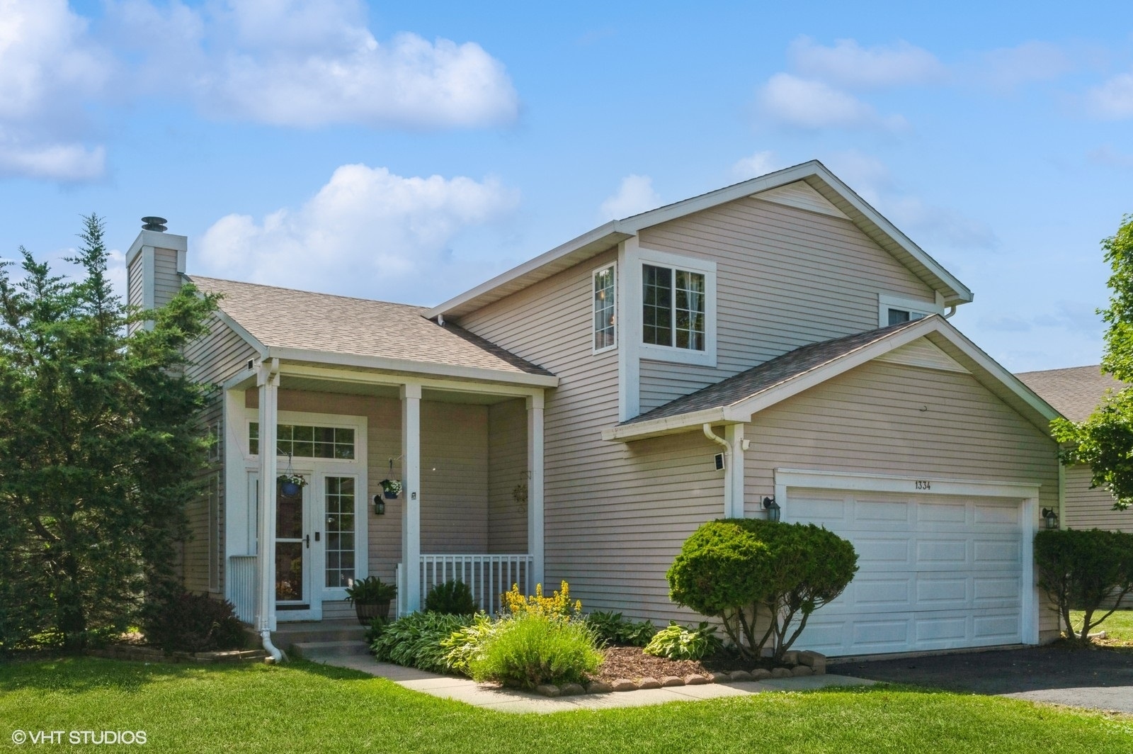Property Photo: 1334 S Pleasant Hill Gate IL 60085