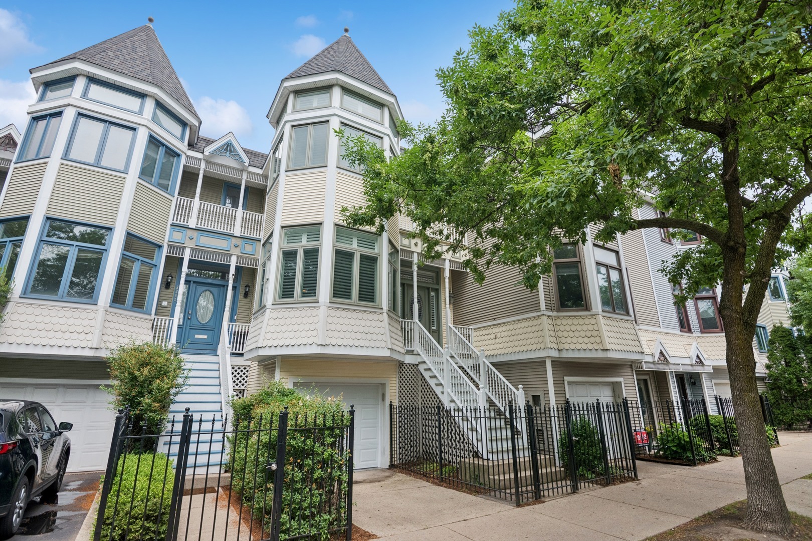 Property Photo: 3344 N Racine Avenue IL 60657