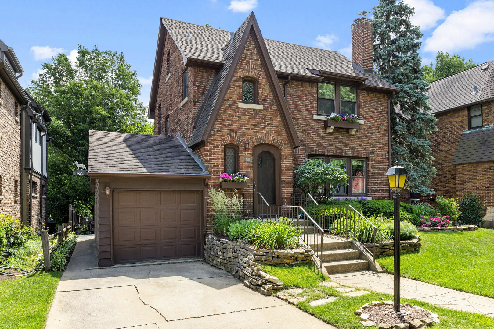Property Photo:  4211 Franklin Avenue  IL 60558 