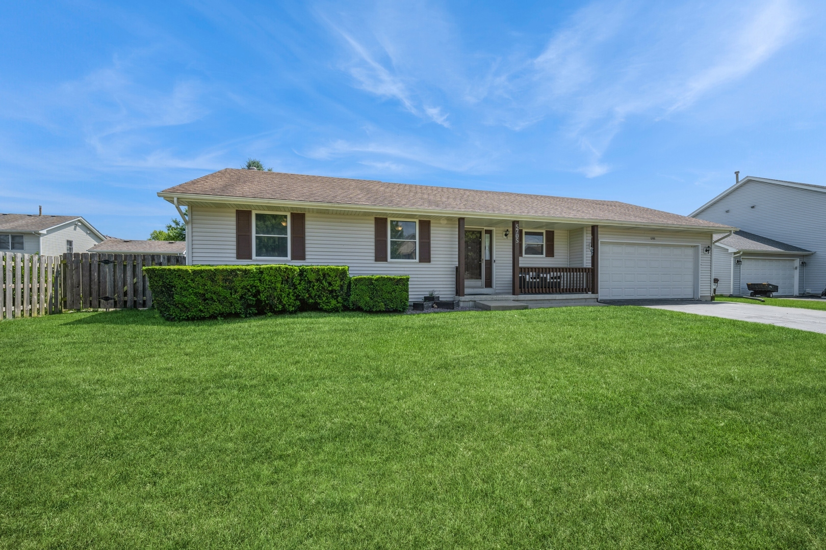 Property Photo: 5705 Cobblestone Trail IL 60050