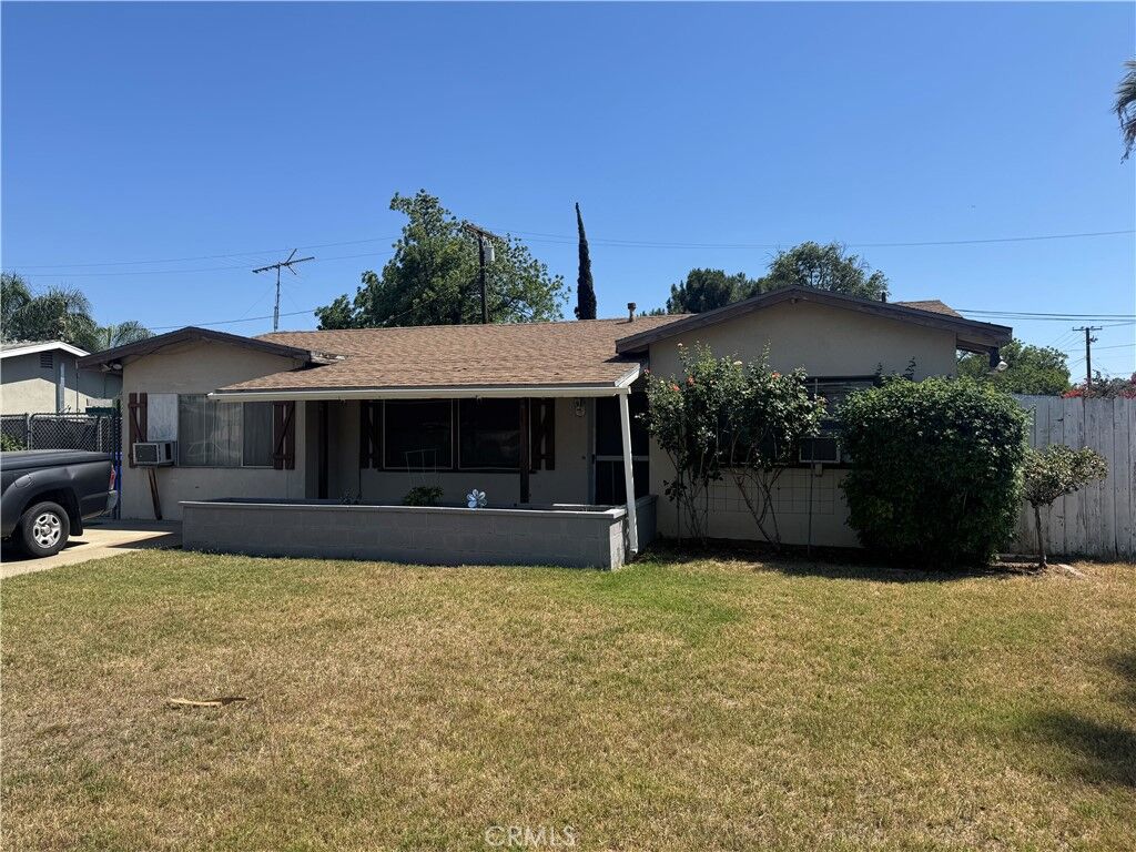 Property Photo: 6088 Vista De Oro CA 92509