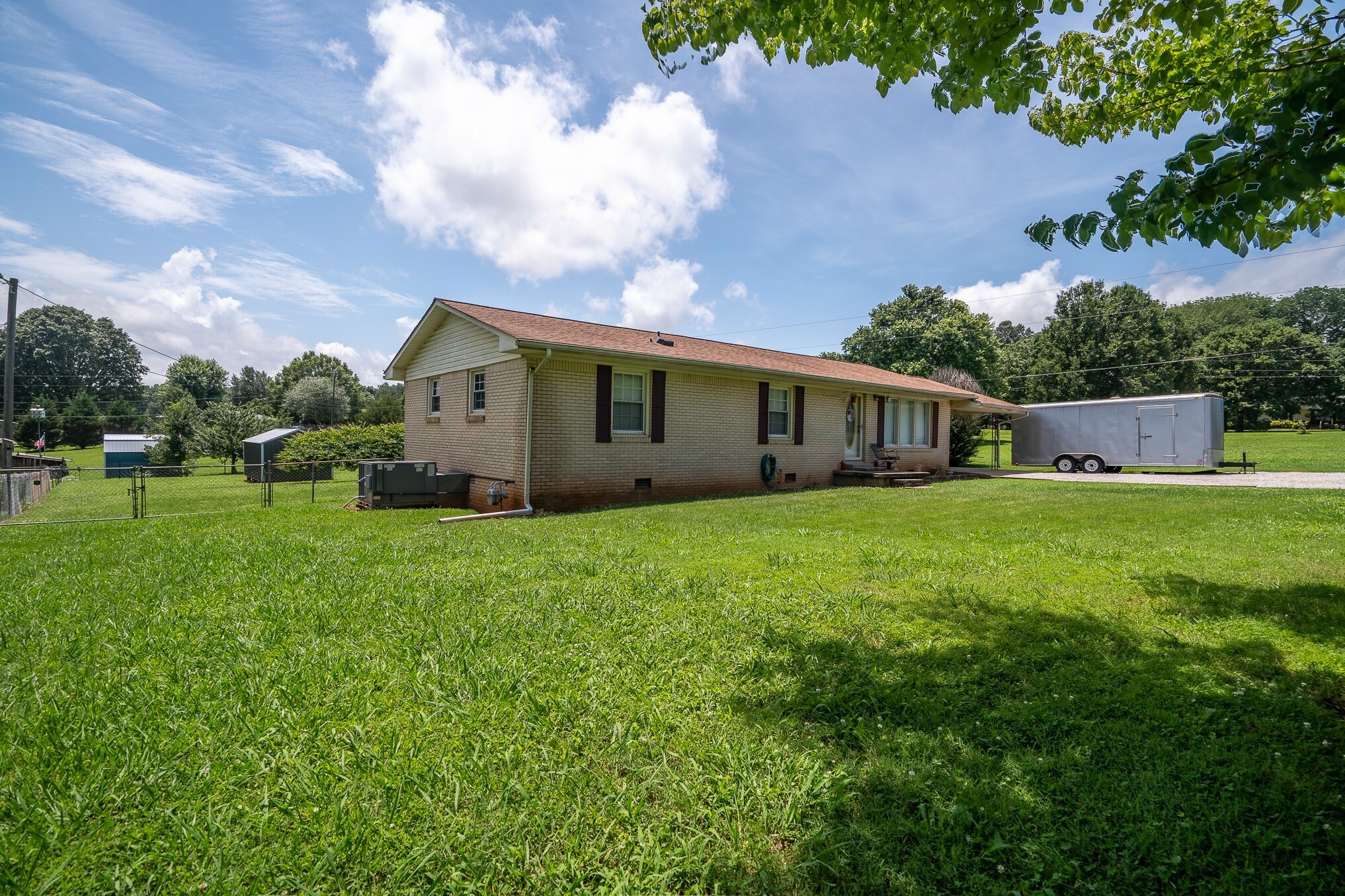 Property Photo: 502 Budd St TN 38481