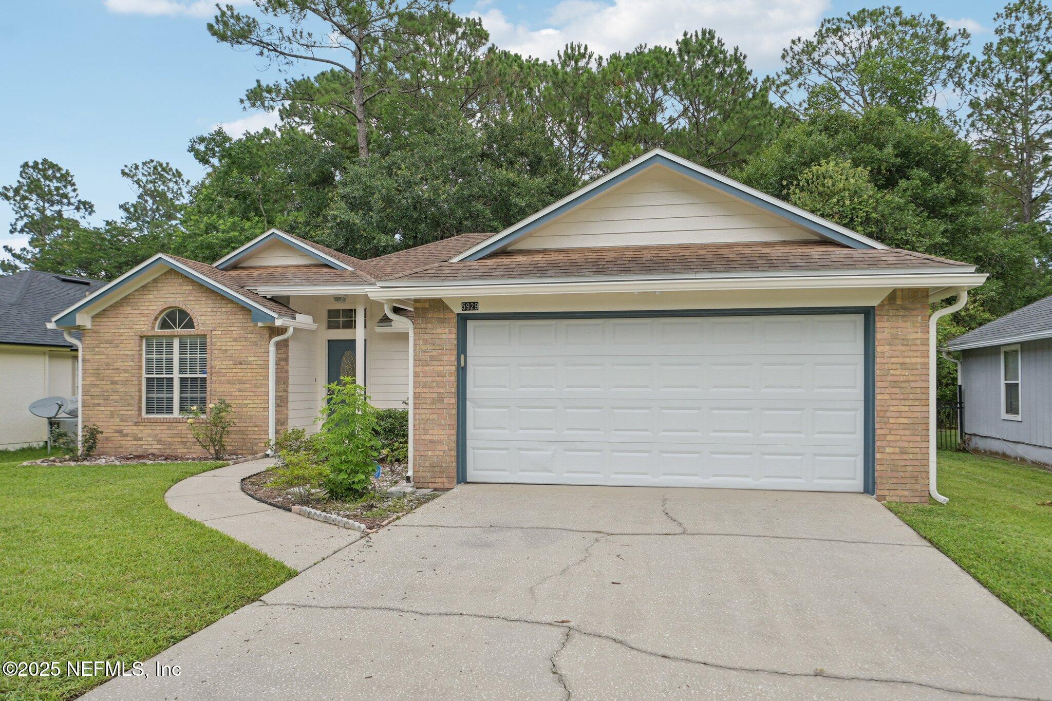 Property Photo: 5929 Piper Glen Boulevard FL 32222