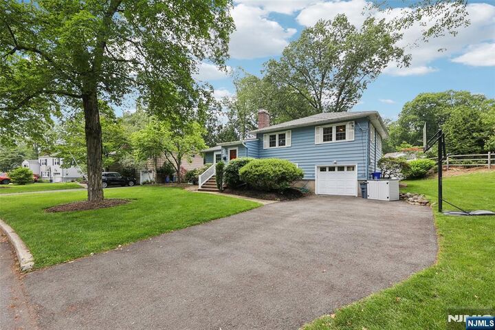 Property Photo: 21 Valley Forge Way NJ 07423