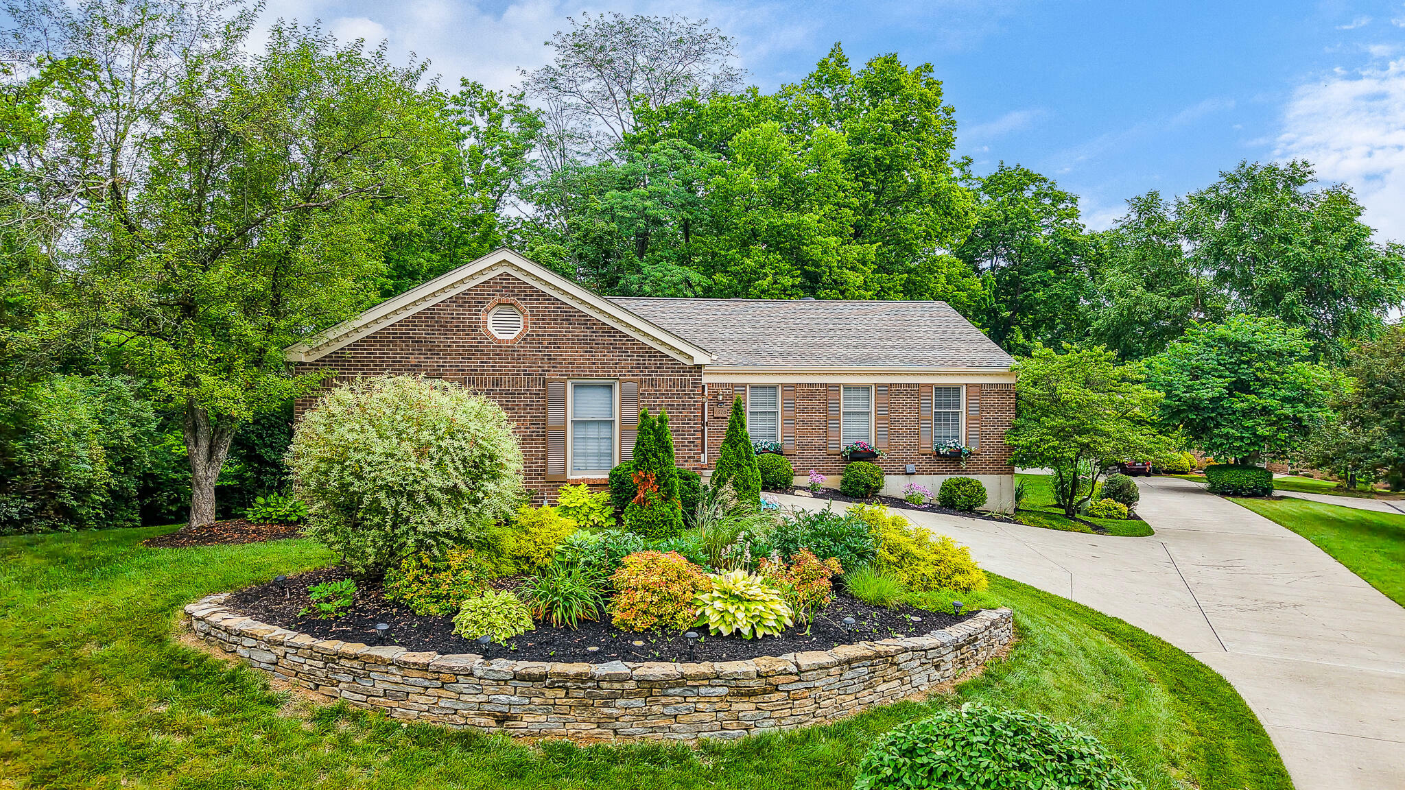 Property Photo: 1670 Brierwood Court KY 41042