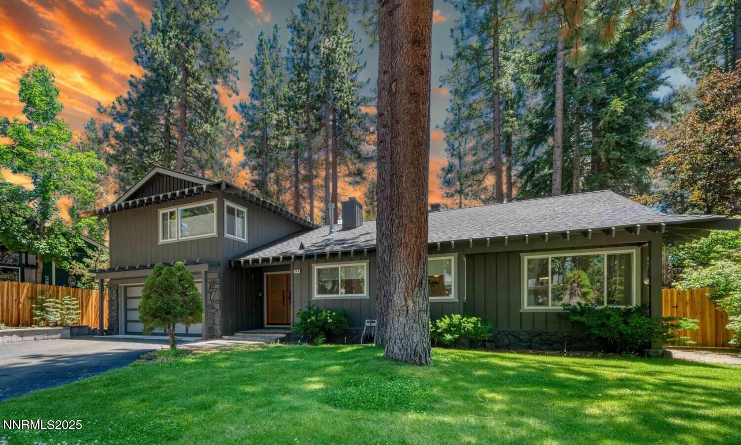 Property Photo: 189 Ray Way NV 89448