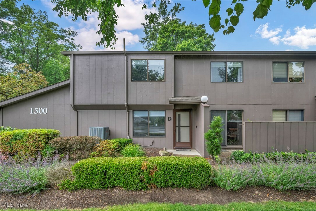 Property Photo: 1500 Cedarwood Drive 1-D OH 44145