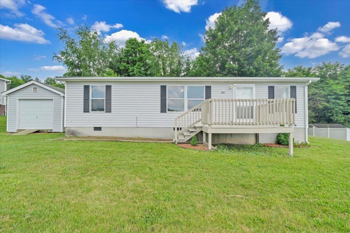 Property Photo:  1631 Blue Spruce Drive  VA 24073 