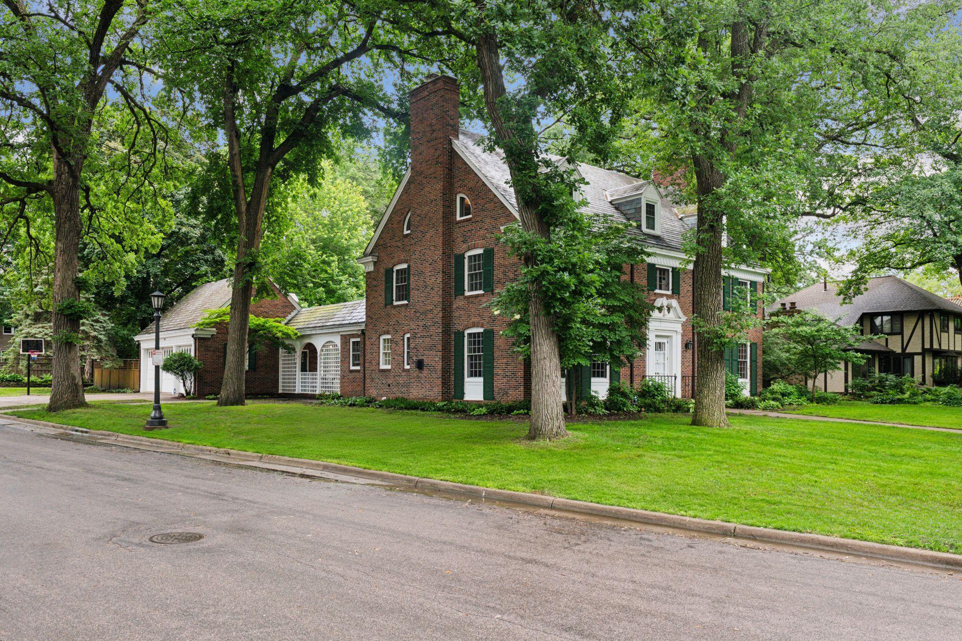 Property Photo: 196 Mississippi River Boulevard S MN 55105